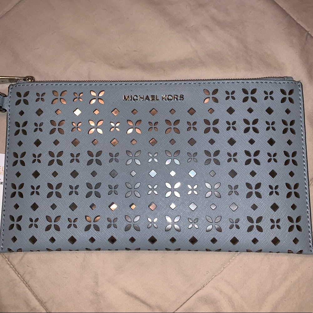 ❌SOLD❌Michael Kors Jet Set Travel Large Zip Clutch